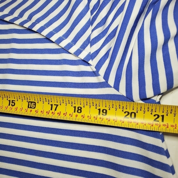 Chico's Isla Capri Peek-a-Boo Cutout Top Sz 2 Large - Picture 9 of 10